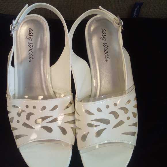 Easy Street white slingback dress sandals 9W NWOT - Picture 2 of 5